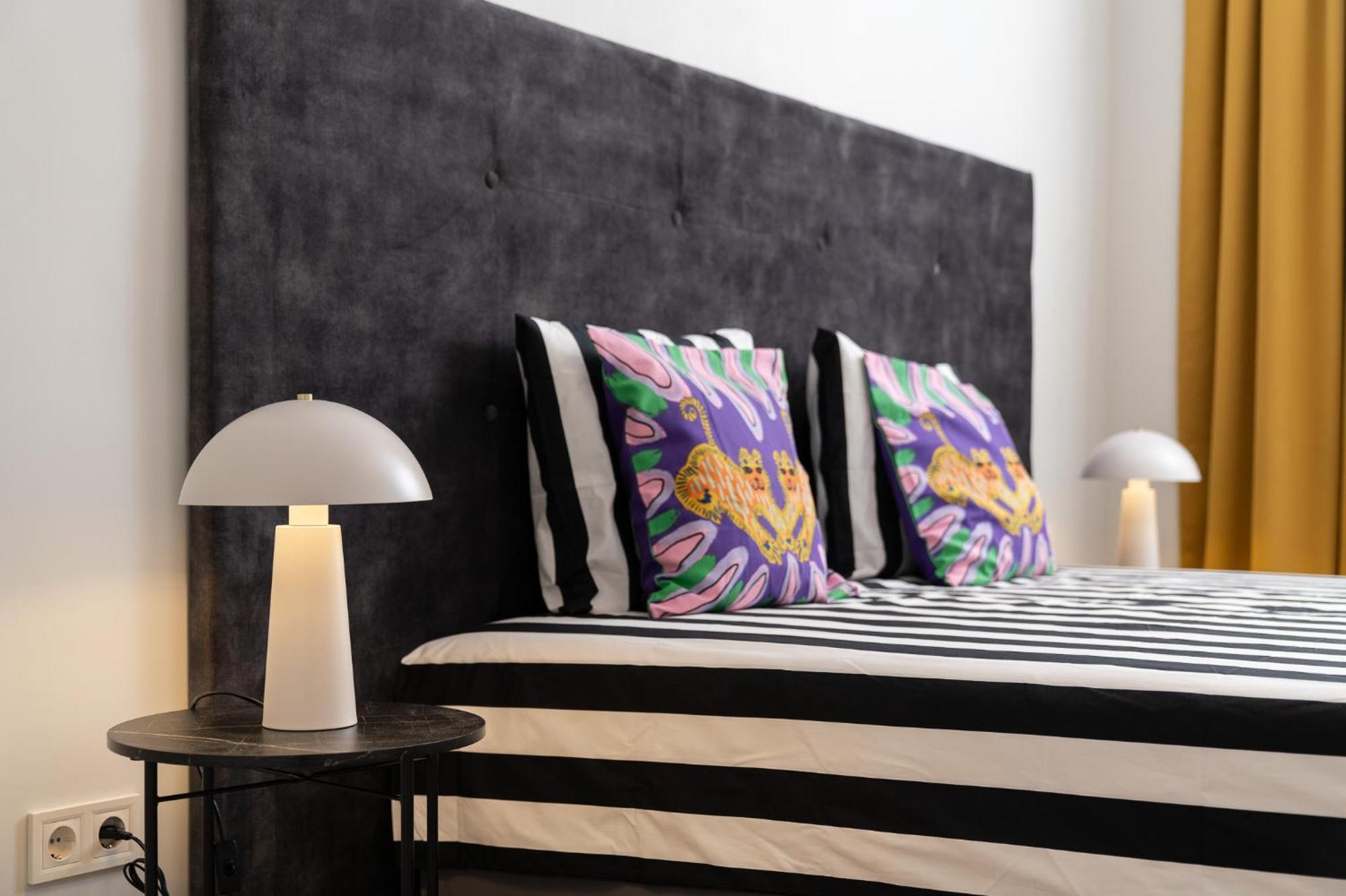 Bright & Sunny Stylish With 2bdr And 2bth Apartment *